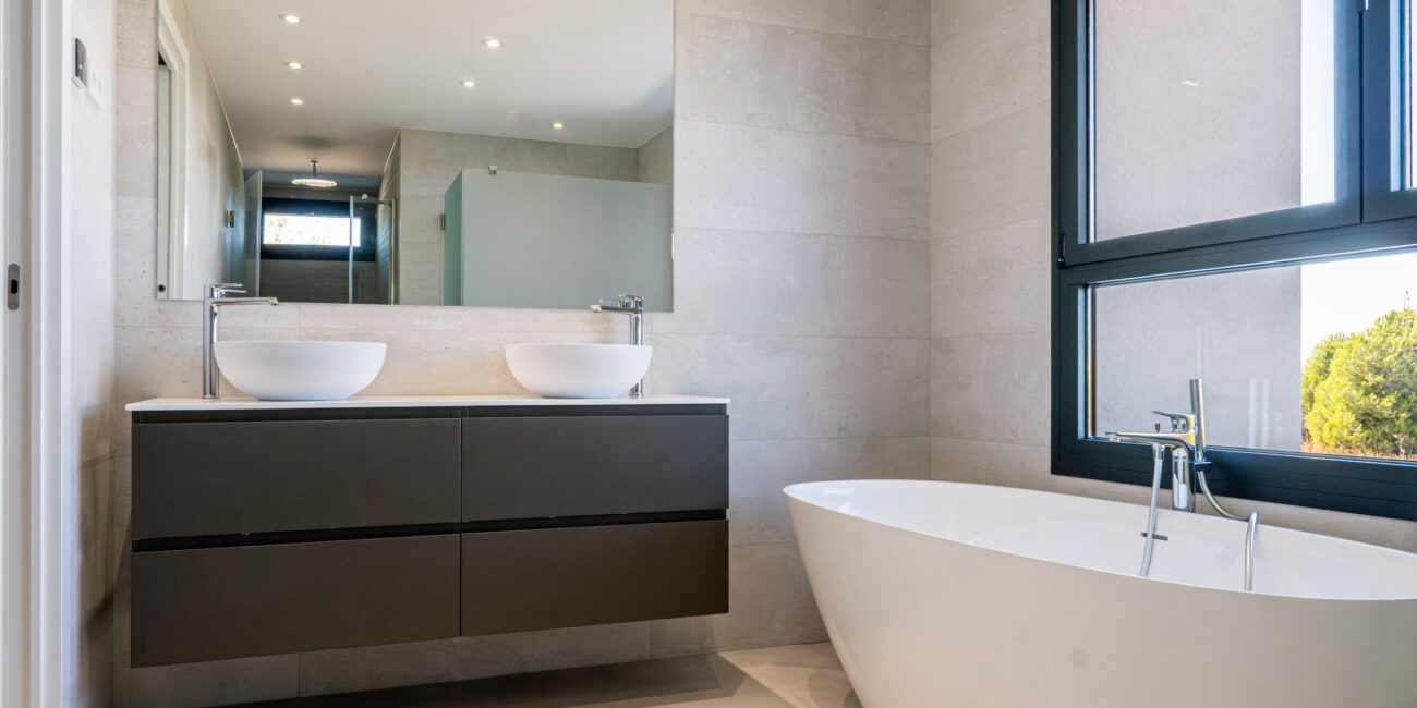 7.⁠ ⁠Habitación principal + baño - Playa de Sitges 23,Boadilla del monte - Inmobhomes - LUDAforRealEstate -1