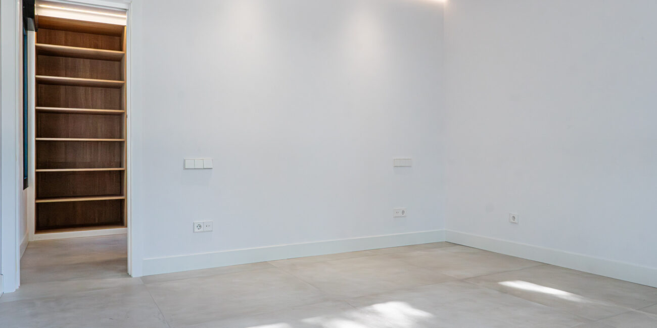 7.⁠ ⁠Habitación principal + baño - Playa de Sitges 23,Boadilla del monte - Inmobhomes - LUDAforRealEstate -3